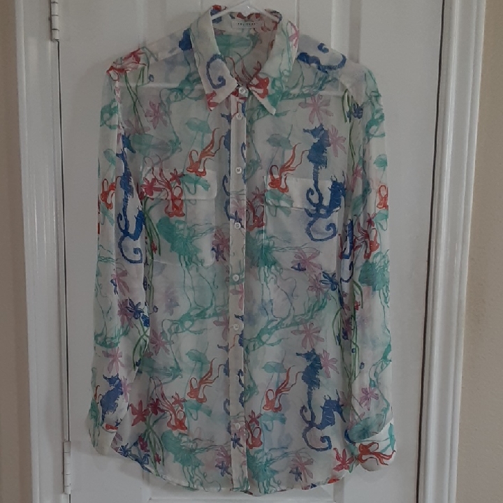 Equipment Femme Seahorse Print 100% Silk Sheer Signature Blouse Small S Relaxed